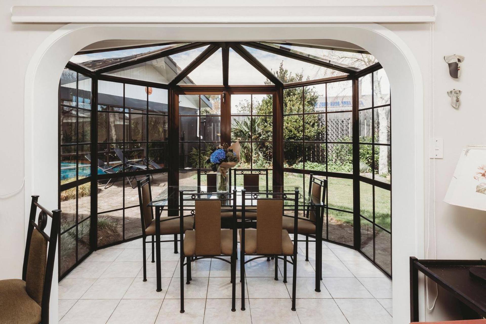 Family Fun Swimming Pool Spa Pool New Plymouth Exterior foto